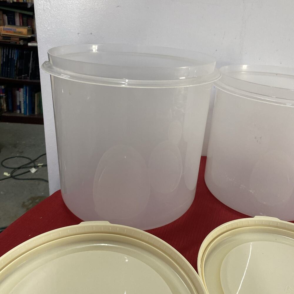 3- Nesting Pioneer Round Storage Containers Opaque w/Almond Lid 8,9,10” - Picture 2 of 15